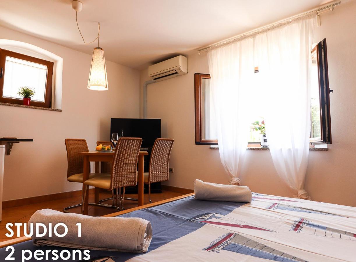 Glamour Apartments Vrsar Bagian luar foto